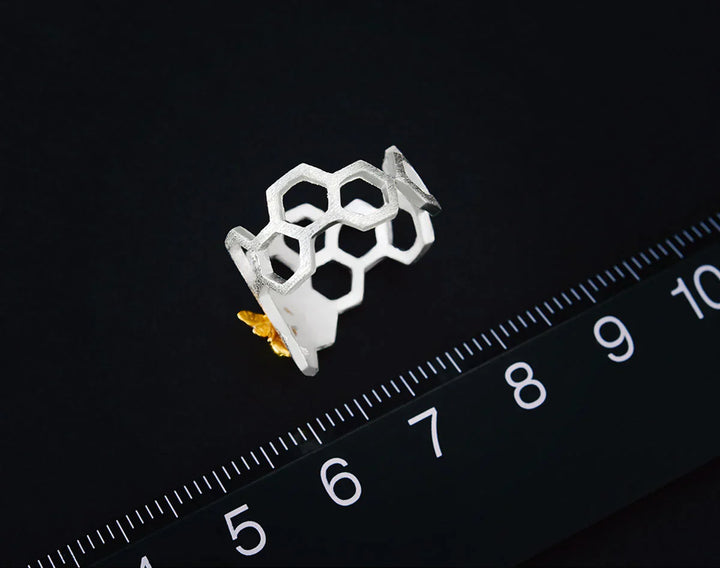 Adjustable honeycomb ring with 18k Gold honeycombs - Leah