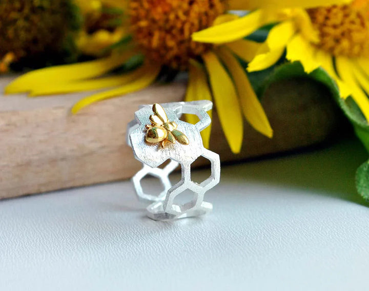 Adjustable honeycomb ring with 18k Gold honeycombs - Leah