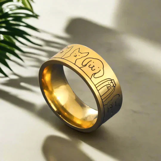 Kira - Wide gold and silver ring with engraved paw for women