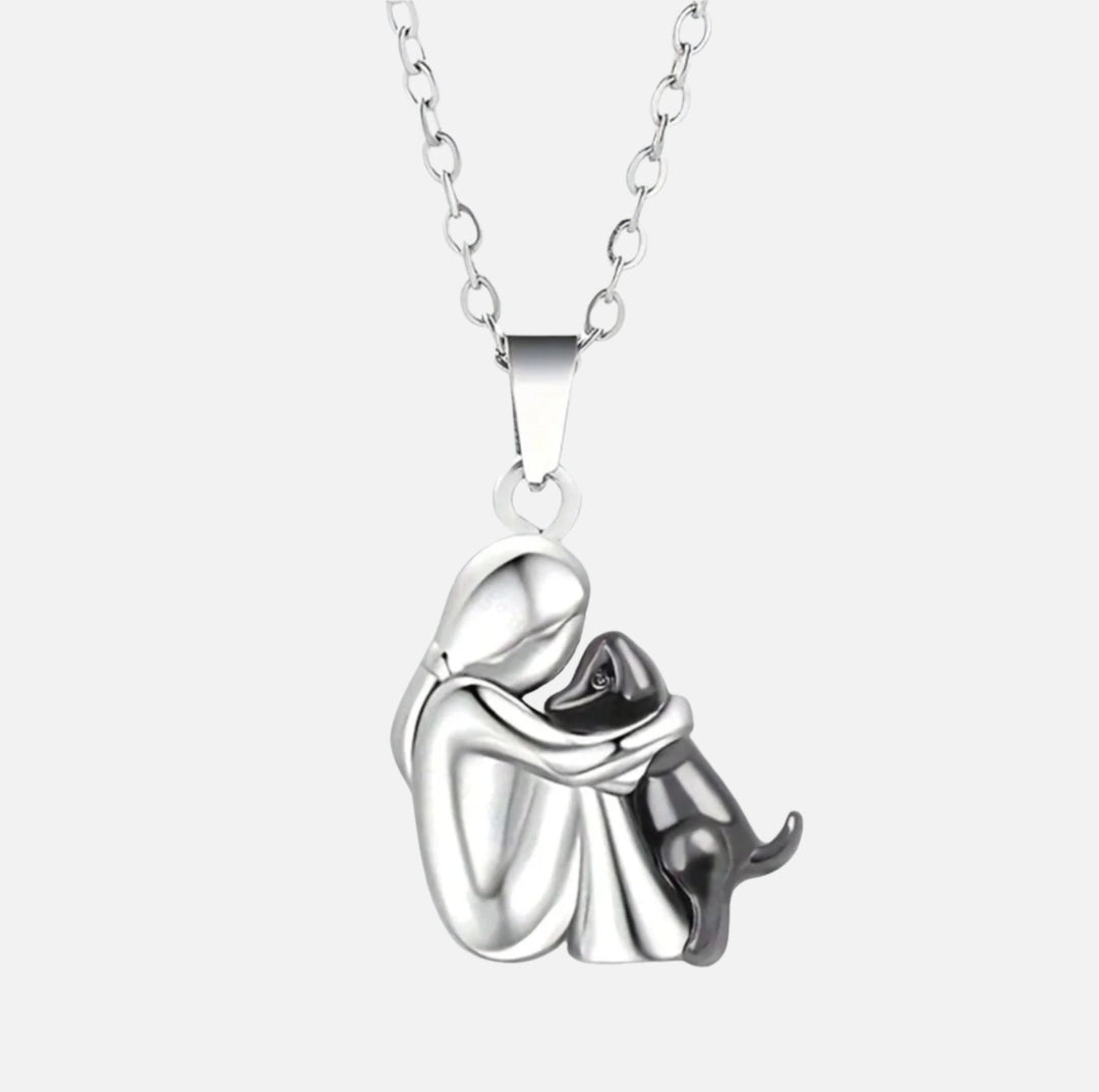 Hug Pendant Necklace 3