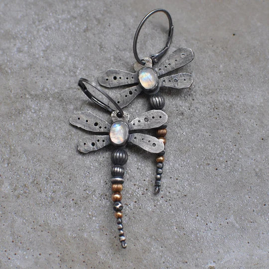 Salma - Vintage dragonfly earrings with moonstone
