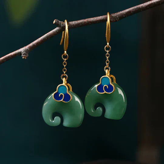 Cheyenne - Vintage elephant earrings in green