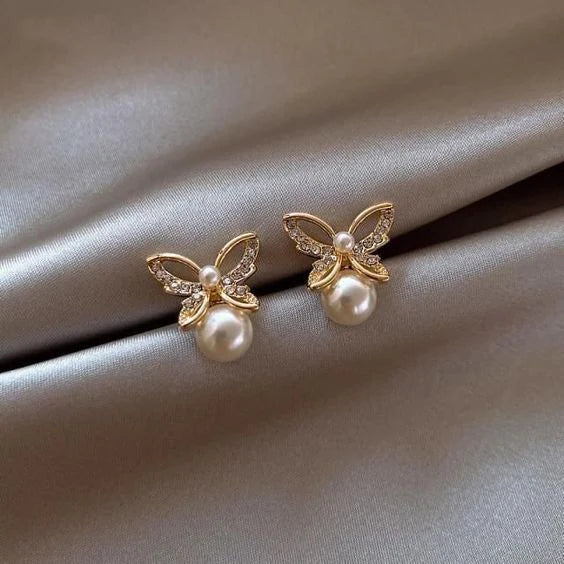 Daisy - Vintage butterfly earrings with pearl